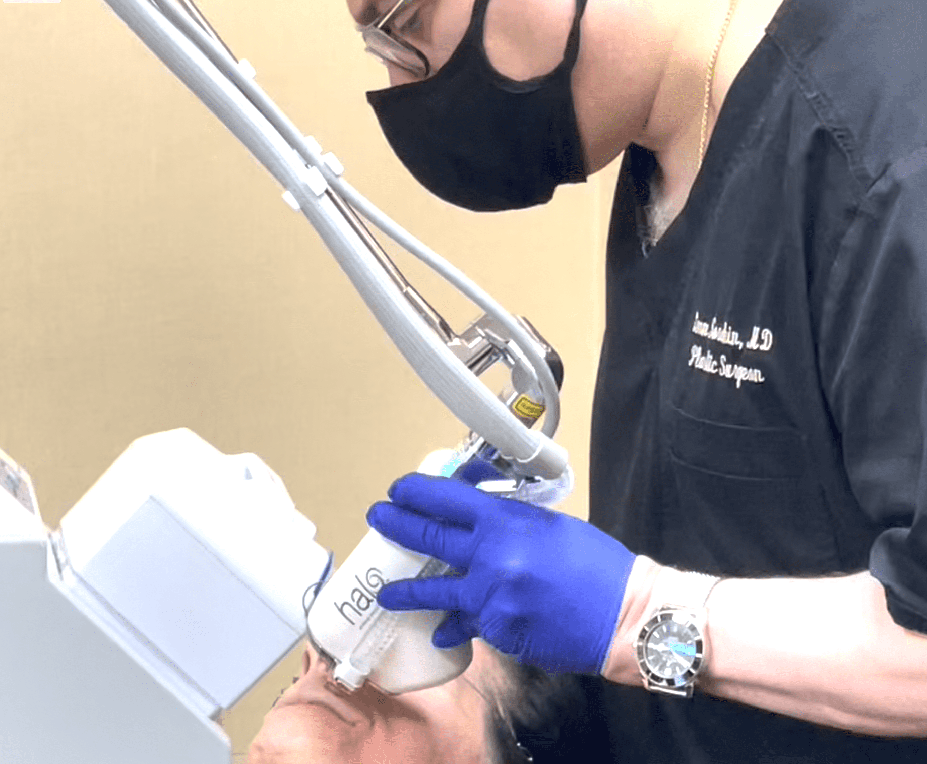 Dr. Sorokin performing Halo treatment